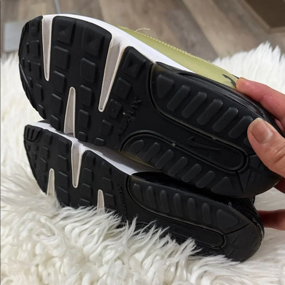 Nike Black and White Kids Sneakers Size 2